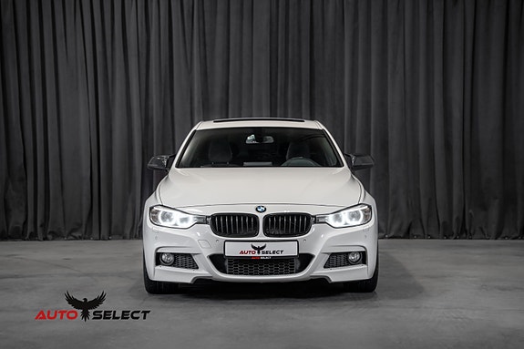 BMW 320i 5 of 30