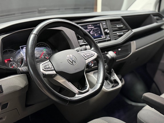 Volkswagen Transporter 12 of 21