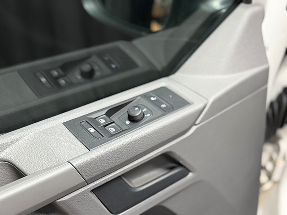 Volkswagen Transporter 9 of 21