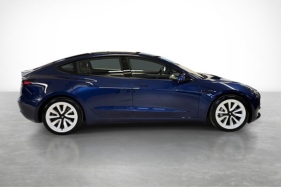 Tesla Model 3 4 of 30