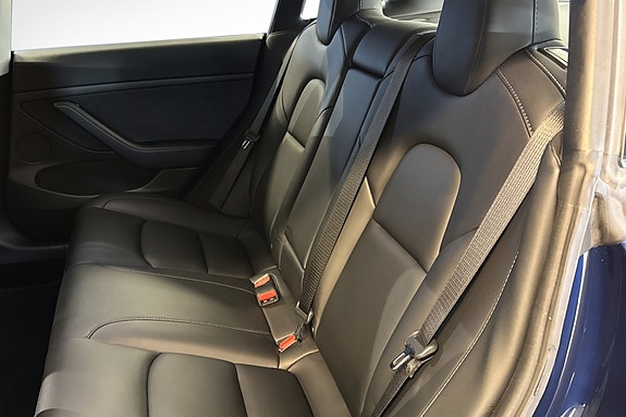 Tesla Model 3 13 of 30