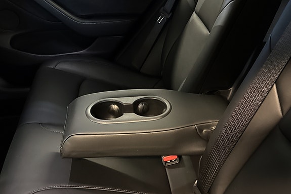 Tesla Model 3 14 of 30