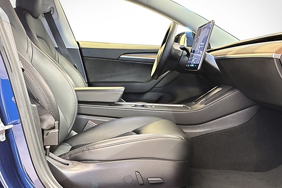 Tesla Model 3 28 of 30