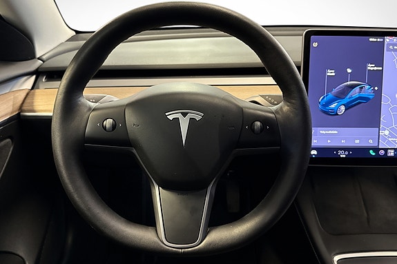 Tesla Model 3 18 of 30