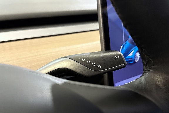Tesla Model 3 19 of 30
