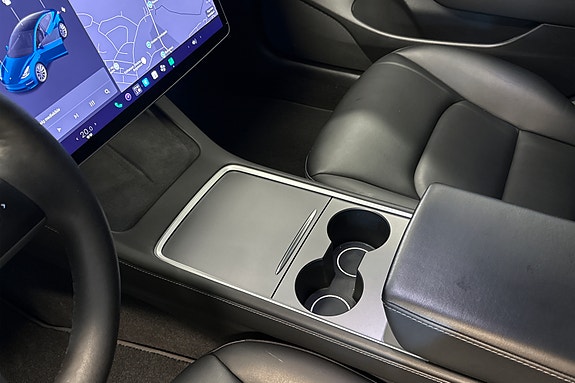Tesla Model 3 20 of 30