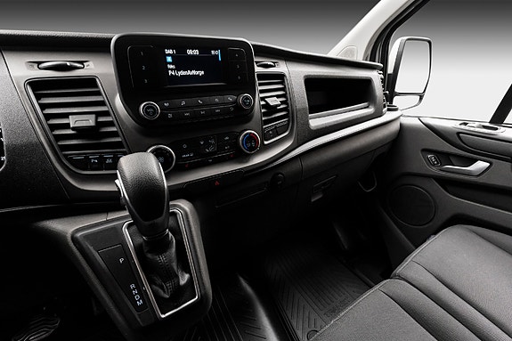 Ford Transit Custom 11 of 23