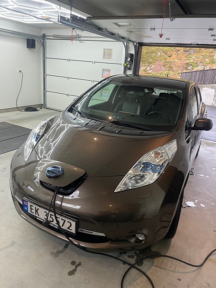 Nissan Leaf 3 of 10