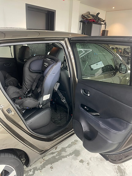 Nissan Leaf 6 of 10