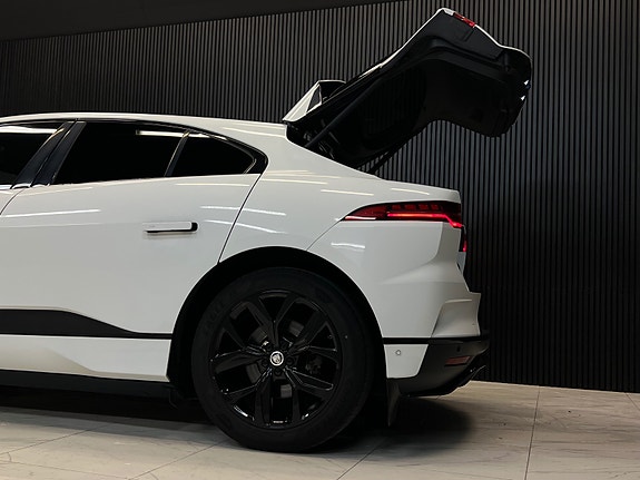 Jaguar I-PACE 14 of 27