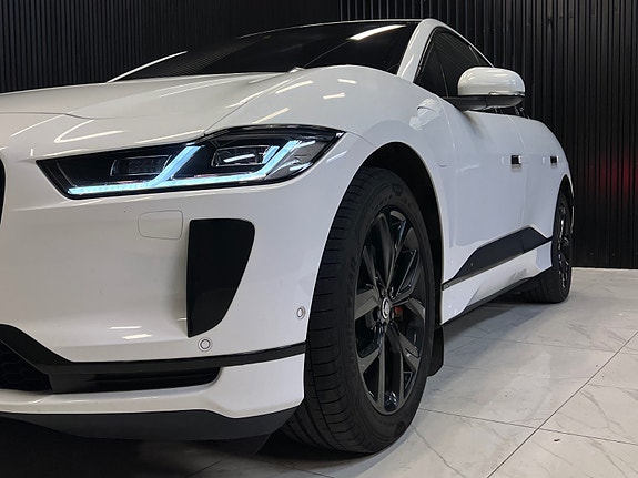 Jaguar I-PACE 2 of 27