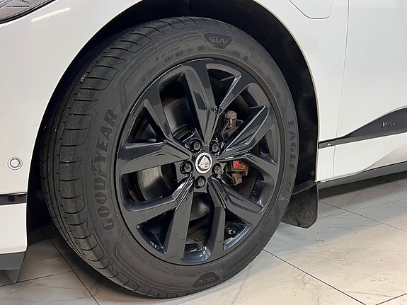 Jaguar I-PACE 10 of 27
