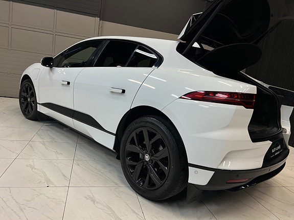 Jaguar I-PACE 22 of 27