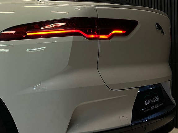 Jaguar I-PACE 3 of 27