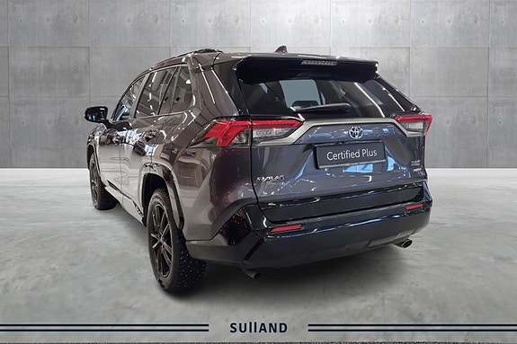 Toyota RAV4 3 of 22