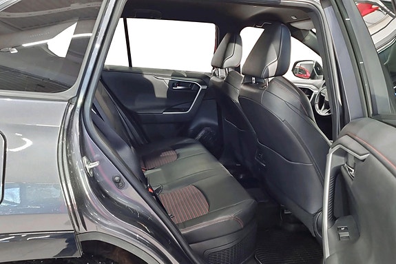 Toyota RAV4 16 of 22