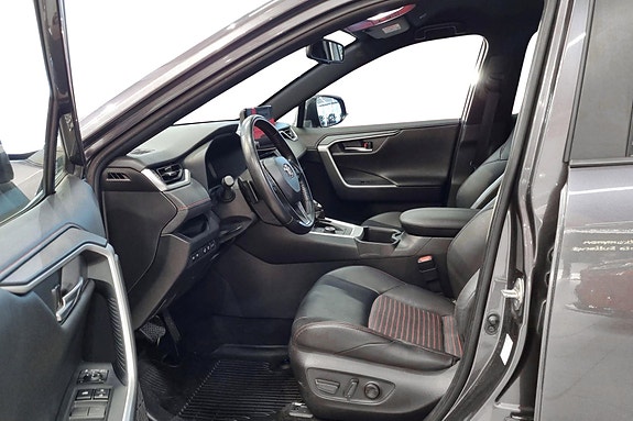 Toyota RAV4 10 of 22