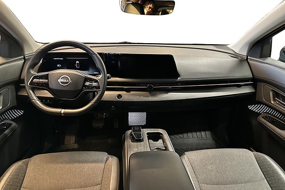 Nissan Ariya 6 of 30