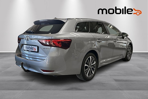 Toyota Avensis 3 of 30