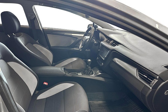 Toyota Avensis 23 of 30