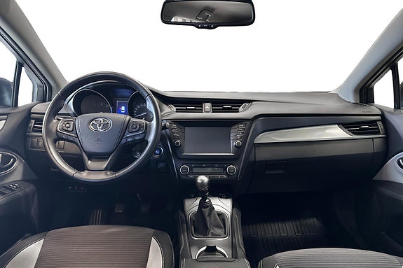 Toyota Avensis 6 of 30