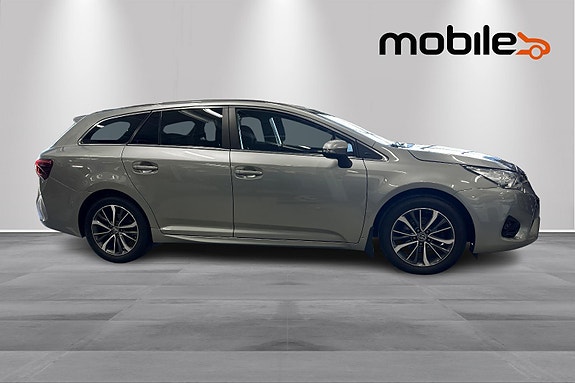 Toyota Avensis 2 of 30
