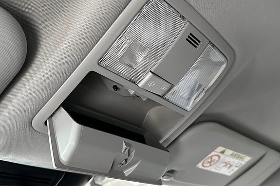 Toyota Avensis 30 of 30