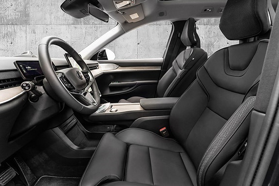 Volvo EX90 16 of 28