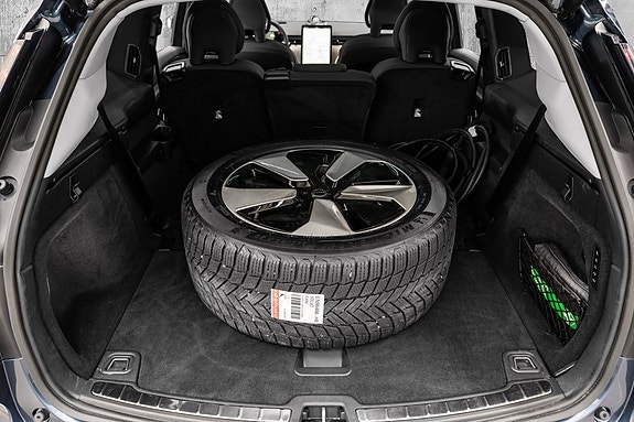 Volvo EX90 22 of 28