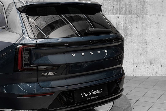 Volvo EX90 6 of 28