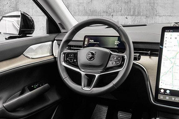 Volvo EX90 21 of 28