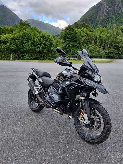 BMW R 1250 GS 2 of 20