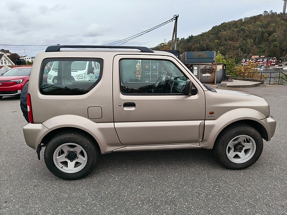 Suzuki Jimny 5 of 15