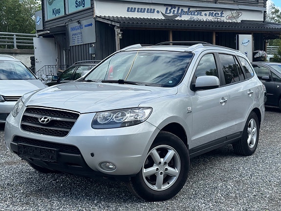 Hyundai Santa Fe 3 of 17