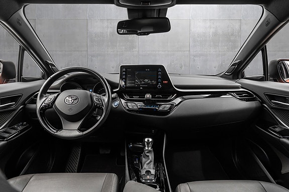 Toyota C-HR 14 of 23