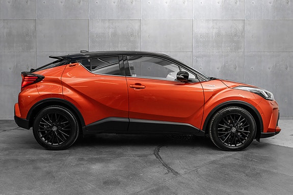 Toyota C-HR 6 of 23