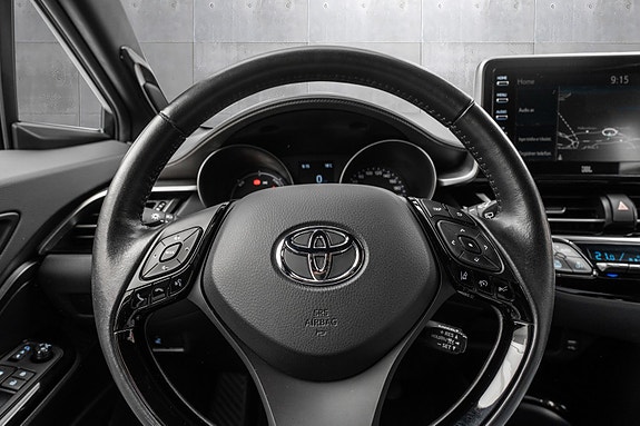 Toyota C-HR 15 of 23