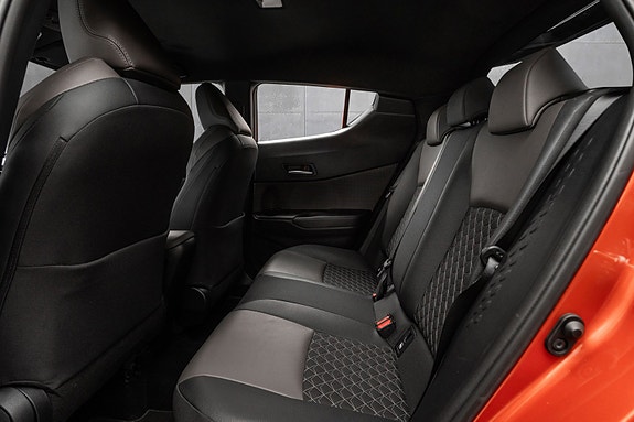 Toyota C-HR 13 of 23