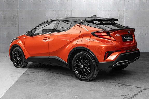 Toyota C-HR 3 of 23
