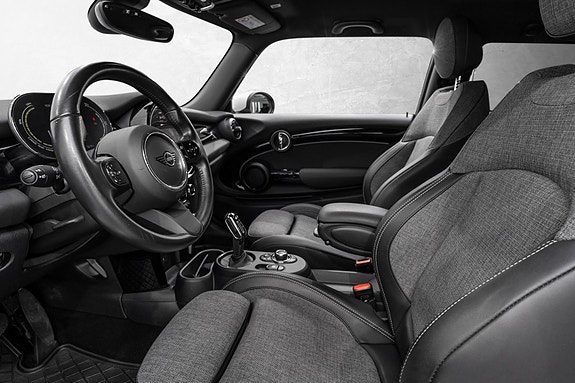 MINI Cooper SE 12 of 24