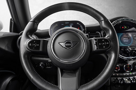 MINI Cooper SE 16 of 24