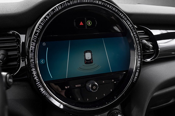MINI Cooper SE 22 of 24