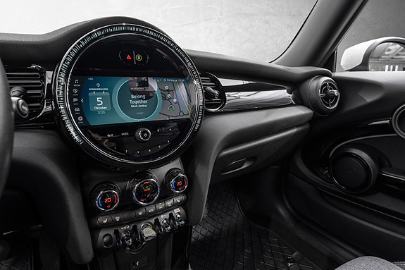 MINI Cooper SE 19 of 24