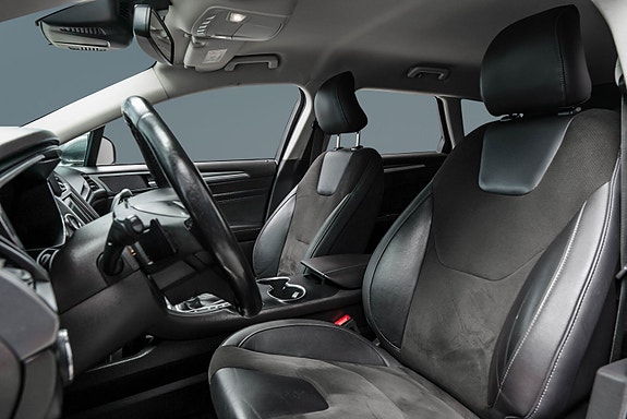 Ford Mondeo 16 of 30