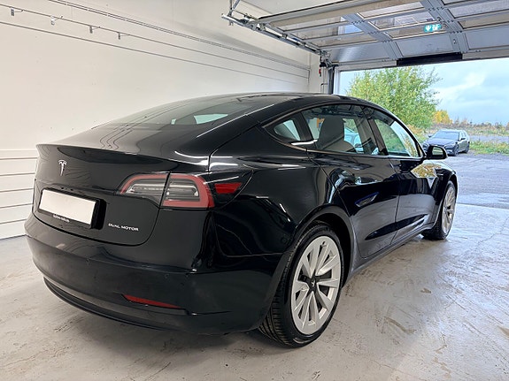 Tesla Model 3 5 of 30