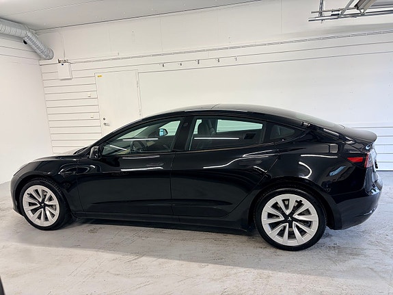 Tesla Model 3 8 of 30