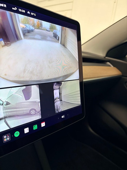 Tesla Model 3 20 of 30