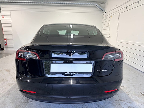 Tesla Model 3 6 of 30