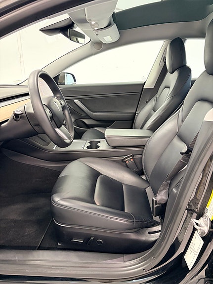 Tesla Model 3 13 of 30