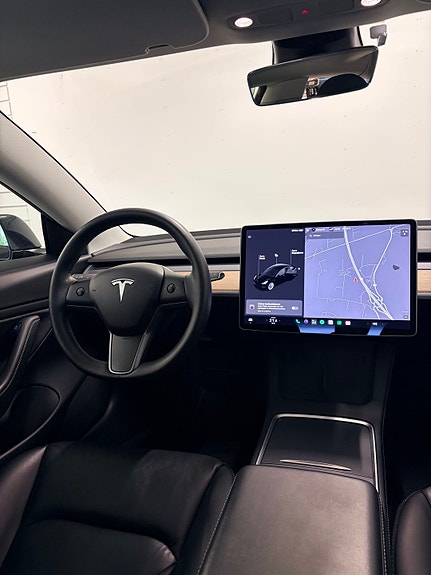 Tesla Model 3 12 of 30
